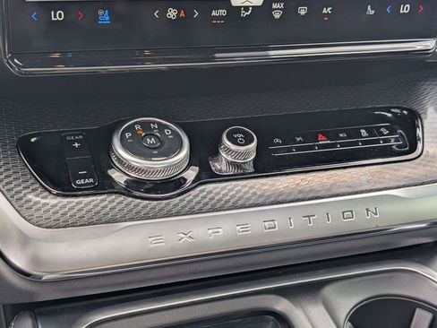 New 2025 Ford Expedition Platinum w/ Stealth Performance Package image 37