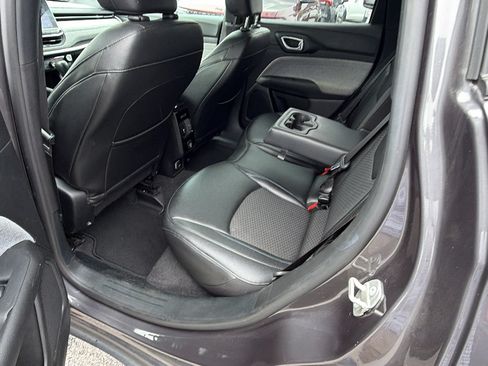 Used 2024 Jeep Compass Latitude AWD/4WD image 22