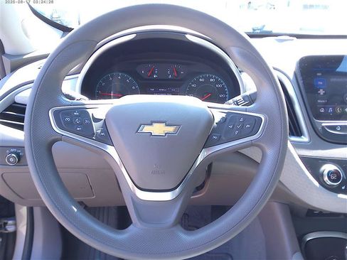 Used 2025 Chevrolet Malibu LT FWD image 11