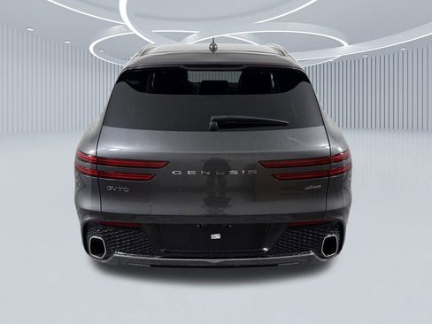 Certified 2022 Genesis GV70 2.5T image 5