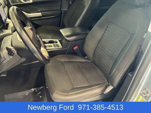 Used 2021 Ford Explorer XLT RWD image 23