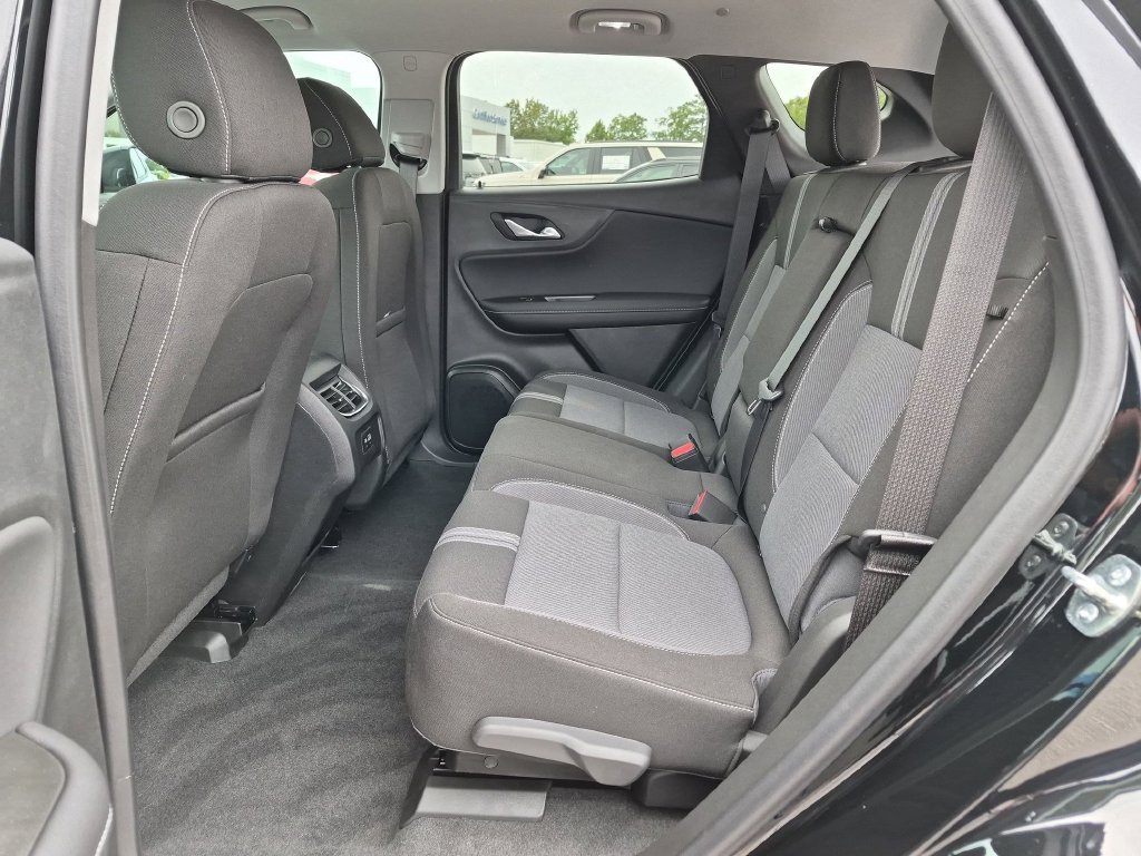 New 2026 Chevrolet Blazer LT w/ Convenience Package FWD image 28