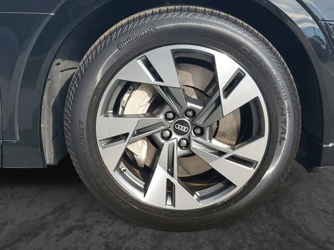 Used 2022 Audi e-tron Prestige image 5
