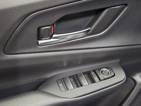 New 2026 Toyota Prius Plug-In Hybrid FWD image 11