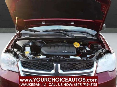 Used 2018 Dodge Grand Caravan SE w/ UConnect Hands-Free Group image 30