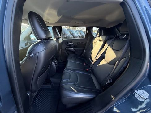 Used 2019 Jeep Cherokee Limited image 17