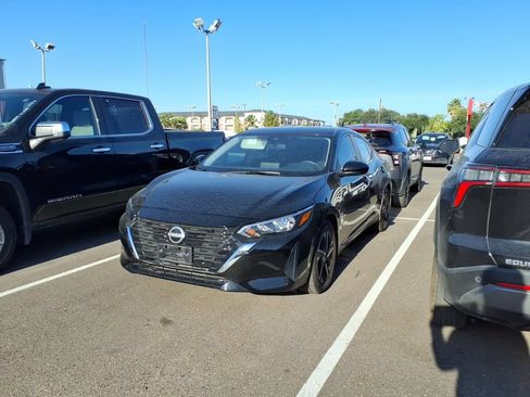 Used 2025 Nissan Sentra SV FWD image 1