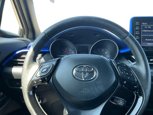 Used 2021 Toyota C-HR XLE FWD image 12