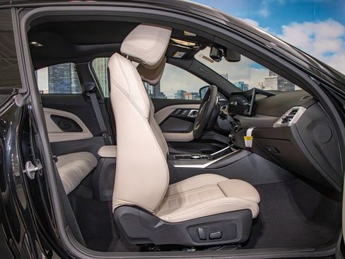 Used 2025 BMW 230i xDrive Coupe w/ Premium Package image 21