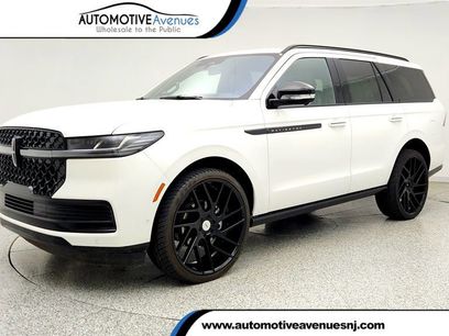Used 2025 Lincoln Navigator Reserve w/ Jet Appearance Package