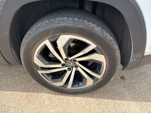 Used 2020 Volkswagen Atlas Cross Sport SEL Premium image 11