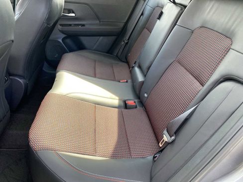 Used 2025 Nissan Kicks SR image 28