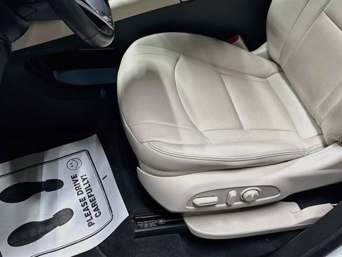Used 2023 Buick Enclave Essence w/ Experience Buick Package FWD image 18