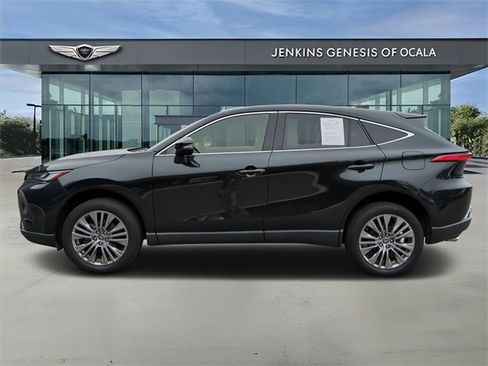 Used 2022 Toyota Venza Limited w/ Advanced Technology Package image 6