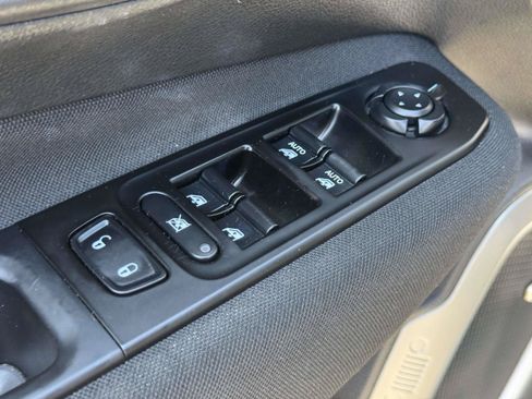 Used 2021 Jeep Renegade Latitude w/ Sun & Sound Group AWD/4WD image 17
