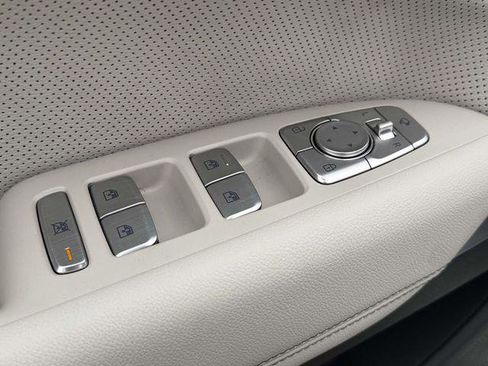 Used 2023 Genesis G70 2.0T w/ Sport Prestige Package image 15