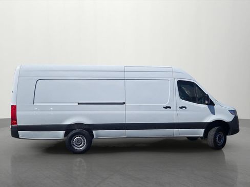 Used 2019 Mercedes-Benz Sprinter 4x4 170 image 2