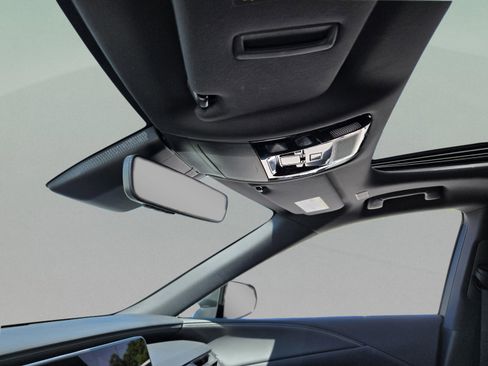 Used 2025 Lexus RX 350 Premium w/ Accessory Package (Z1) FWD image 28