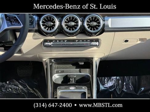New 2026 Mercedes-Benz GLB 250 4MATIC image 11