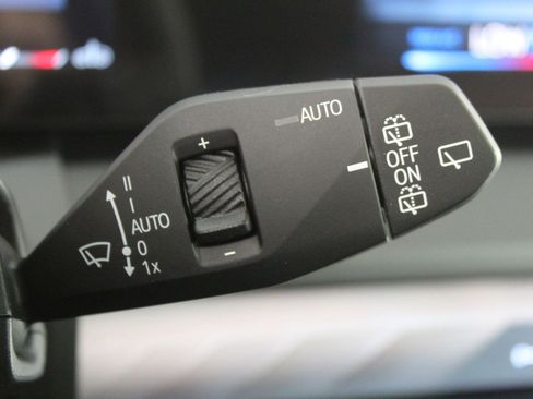 Used 2025 BMW X3 xDrive30i w/ Premium Package image 34