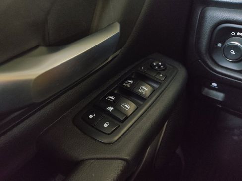 Used 2019 RAM 1500 Tradesman AWD/4WD image 27