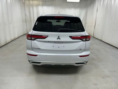 Used 2024 Mitsubishi Outlander AWD image 7