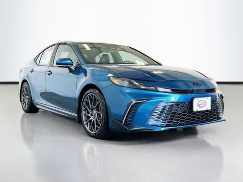 New 2026 Toyota Camry SE FWD image 3
