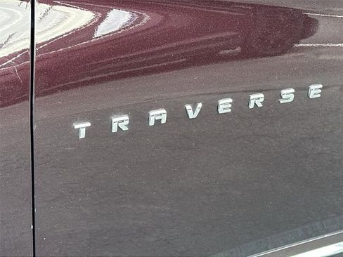 Used 2020 Chevrolet Traverse High Country w/ LPO, Floor Liner Package AWD/4WD image 33