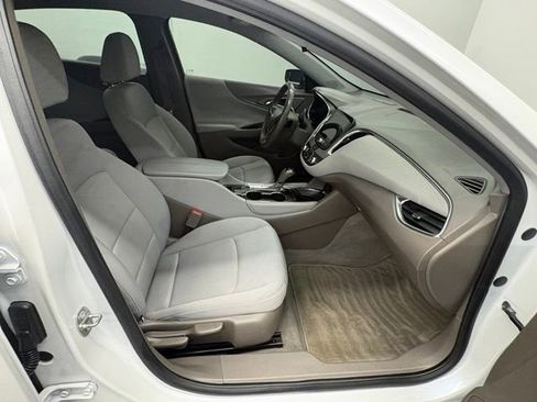 Used 2016 Chevrolet Malibu LT FWD image 32