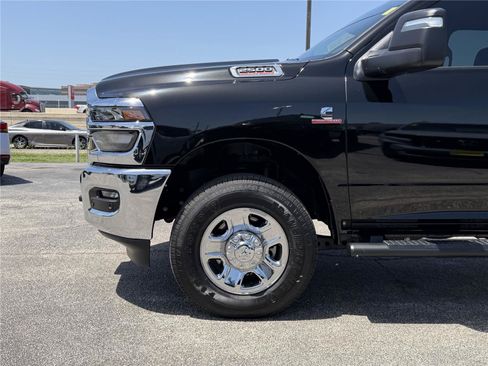 Used 2025 RAM 2500 Tradesman AWD/4WD image 9