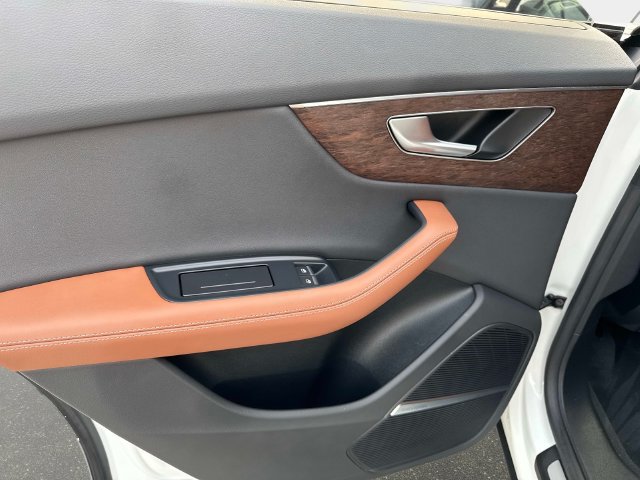 Used 2024 Audi Q8 Premium Plus w/ Premium Plus Package AWD/4WD image 10