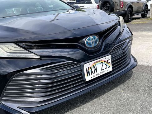 Used 2018 Toyota Camry Hybrid FWD image 33