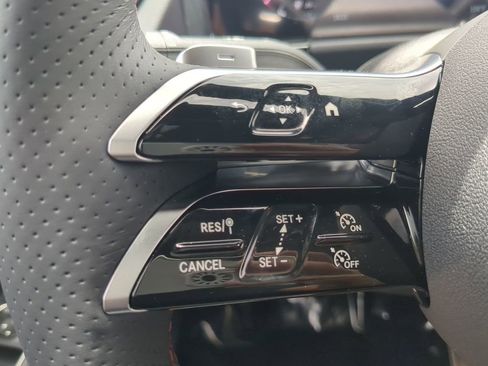 Used 2025 Mercedes-Benz GLA 250 4MATIC image 11