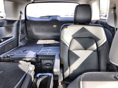 Used 2025 Nissan Pathfinder SL w/ SL Premium Package image 22