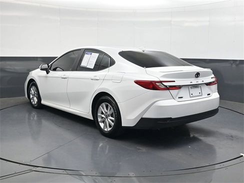 Used 2025 Toyota Camry LE w/ Convenience Package image 6