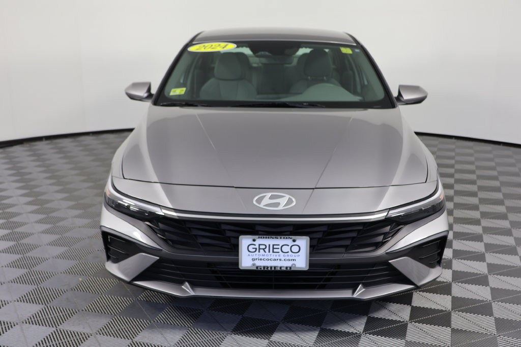 Certified 2024 Hyundai Elantra SEL FWD image 3