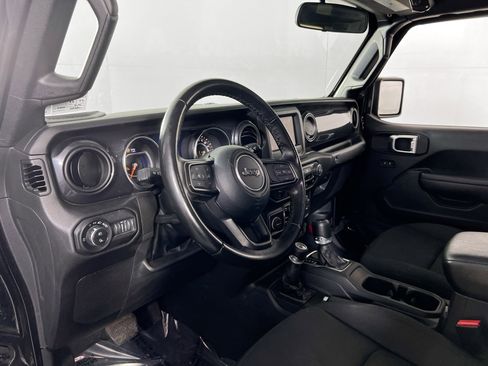 Used 2022 Jeep Gladiator Sport image 9