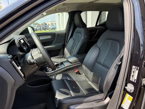 Used 2023 Volvo XC40 B5 Ultimate w/ Climate Package AWD/4WD image 5
