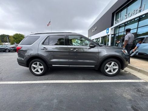 Used 2019 Ford Explorer XLT w/ Equipment Group 202A FWD image 5