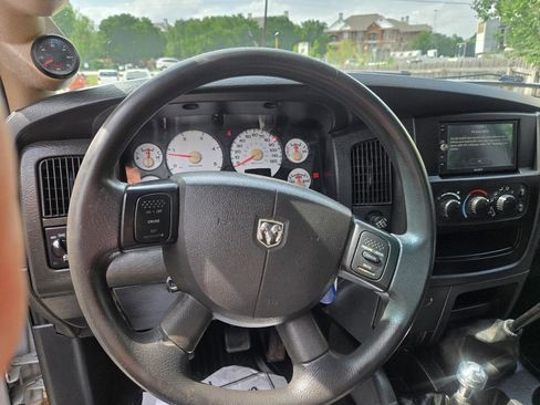 Used 2005 Dodge Ram 2500 Truck SLT image 22