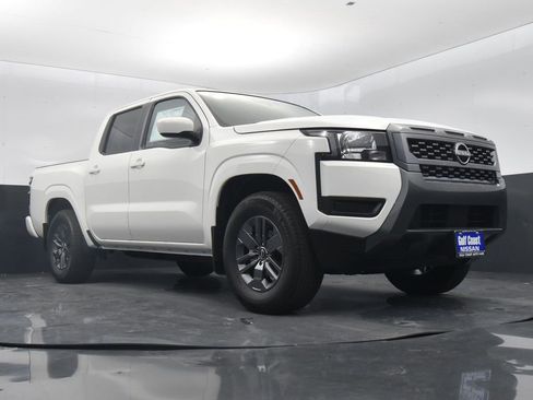 Certified 2025 Nissan Frontier SV image 22