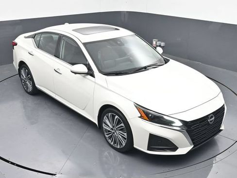 Used 2023 Nissan Altima 2.5 SL AWD/4WD image 39