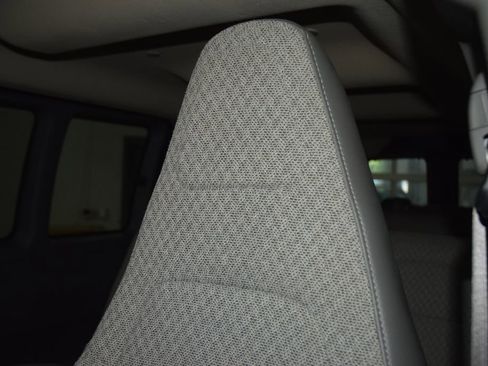Used 2025 Chevrolet Express 3500 LT w/ LT Preferred Equipment Group RWD image 33