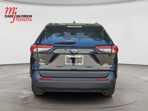 Used 2024 Toyota RAV4 LE AWD/4WD image 6