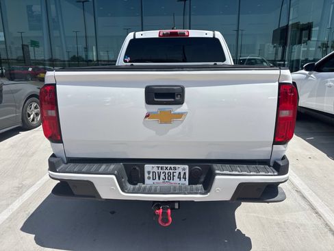Used 2020 Chevrolet Colorado LT w/ Safety Package RWD image 4