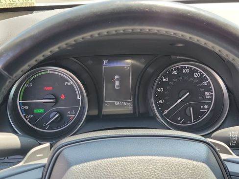 Used 2022 Toyota Camry SE w/ Audio Upgrade Package FWD image 3