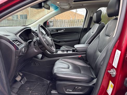 Used 2019 Ford Edge Titanium w/ Equipment Group 301A AWD/4WD image 31