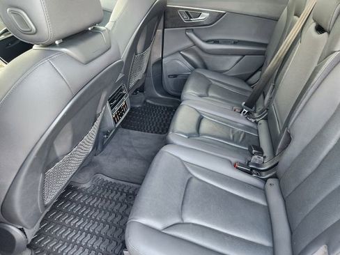 Used 2020 Audi Q7 3.0T Premium Plus w/ Premium Plus Package AWD/4WD image 31