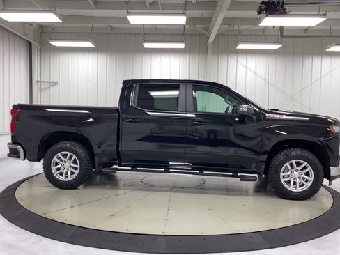 Used 2021 Chevrolet Silverado 1500 LT w/ Diesel Off-Road Package AWD/4WD image 9