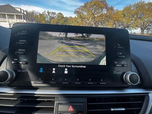 Used 2019 Honda Accord LX image 27